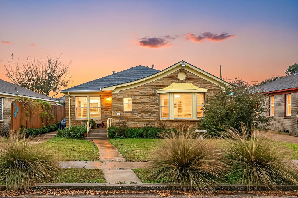 4901 Wharton Drive, Galveston, TX 77551