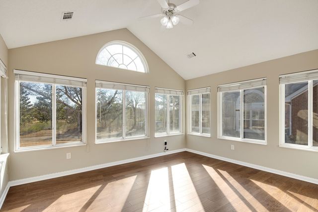 253 OAK BLUFF LN, Collierville, TN 38017