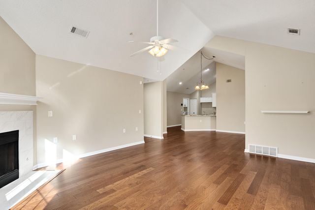 253 OAK BLUFF LN, Collierville, TN 38017