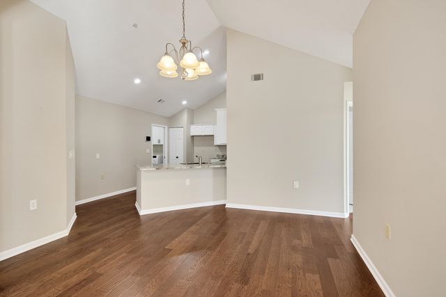 253 OAK BLUFF LN, Collierville, TN 38017