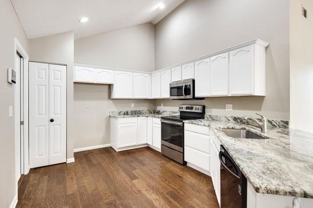 253 OAK BLUFF LN, Collierville, TN 38017
