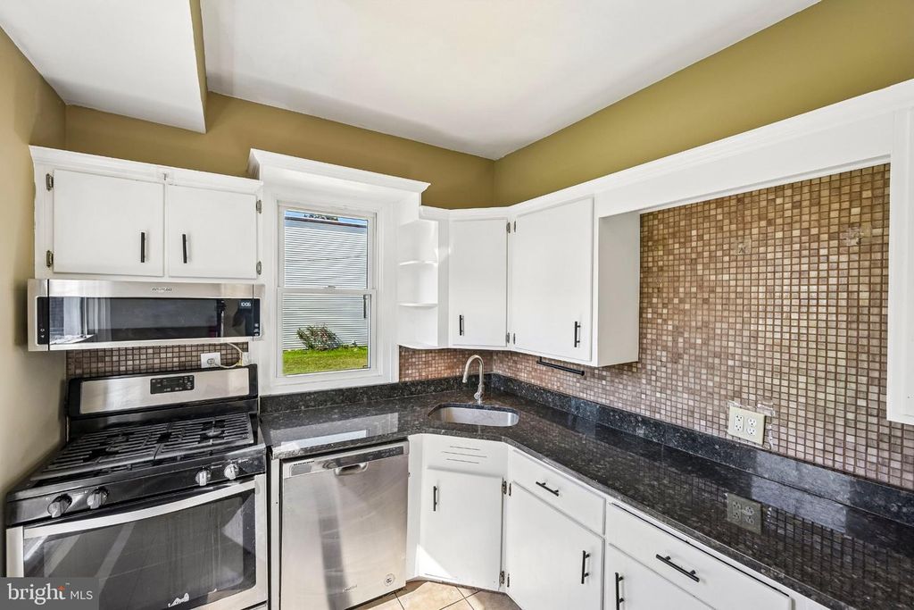 341 HOBART AVE, TRENTON, NJ 08629 — photo 2