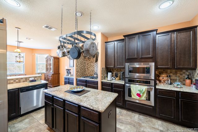 25719 Green River Drive, San Antonio, TX 78260