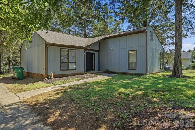 11813 Moonridge Drive, Charlotte, NC 28226