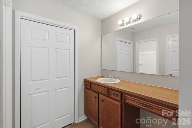 11813 Moonridge Drive, Charlotte, NC 28226