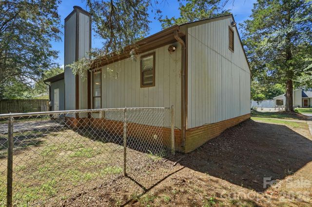 11813 Moonridge Drive, Charlotte, NC 28226