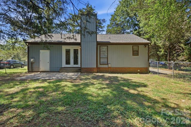 11813 Moonridge Drive, Charlotte, NC 28226