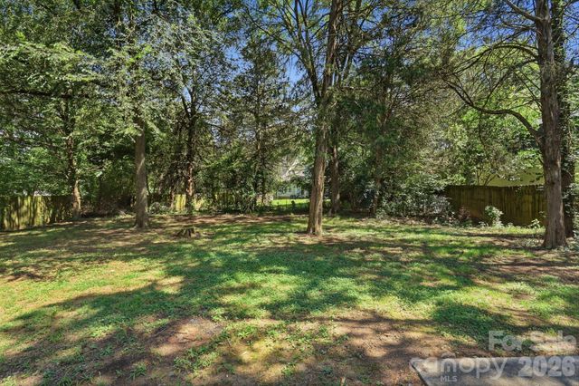 11813 Moonridge Drive, Charlotte, NC 28226