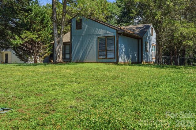 11813 Moonridge Drive, Charlotte, NC 28226