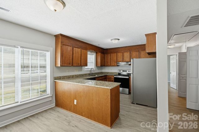 11813 Moonridge Drive, Charlotte, NC 28226