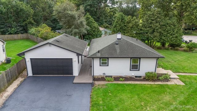 221 Sunset Terrace, Crystal Lake, IL 60014