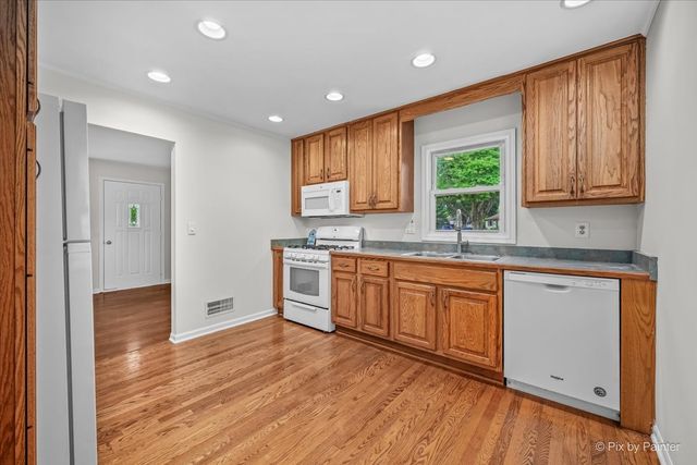 221 Sunset Terrace, Crystal Lake, IL 60014