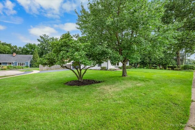 221 Sunset Terrace, Crystal Lake, IL 60014