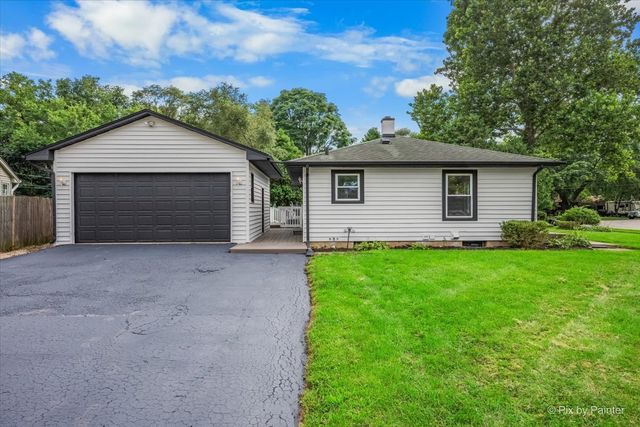 221 Sunset Terrace, Crystal Lake, IL 60014