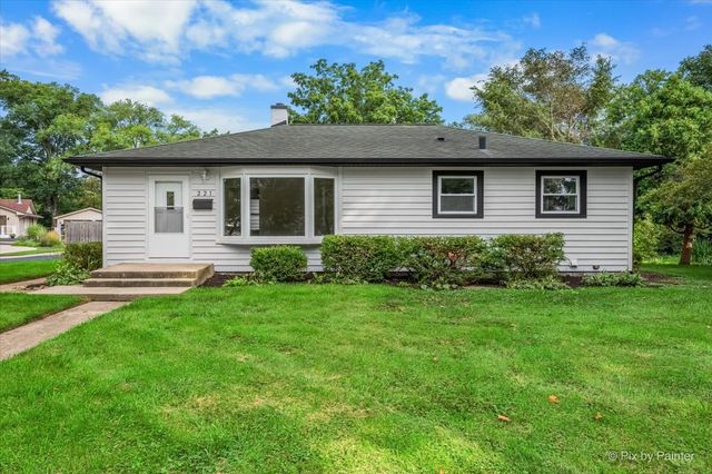 221 Sunset Terrace, Crystal Lake, IL 60014