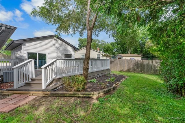 221 Sunset Terrace, Crystal Lake, IL 60014