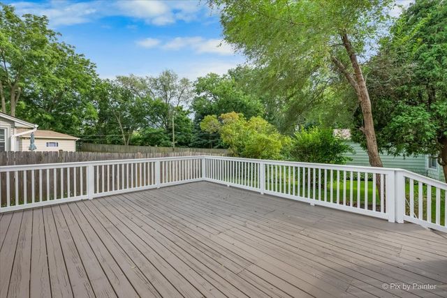 221 Sunset Terrace, Crystal Lake, IL 60014
