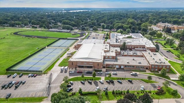 221 Sunset Terrace, Crystal Lake, IL 60014