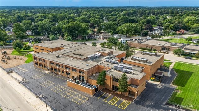 221 Sunset Terrace, Crystal Lake, IL 60014