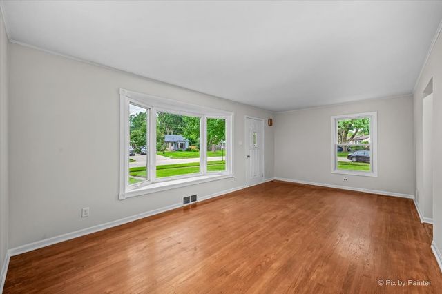 221 Sunset Terrace, Crystal Lake, IL 60014