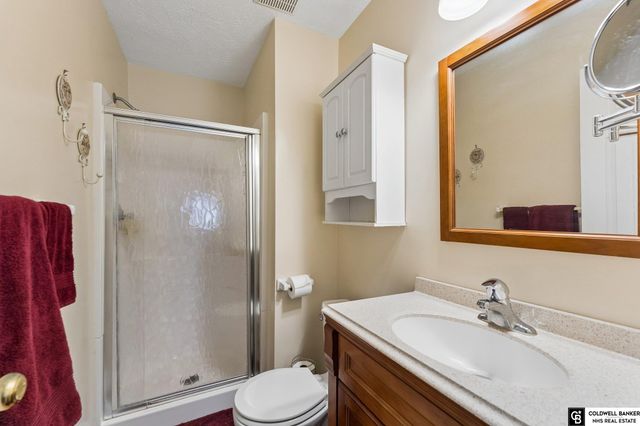 9604 S 24Th Street, Bellevue, NE 68147