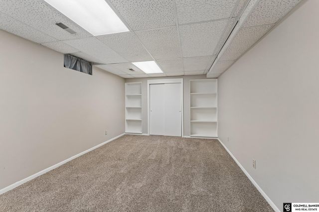 9604 S 24Th Street, Bellevue, NE 68147