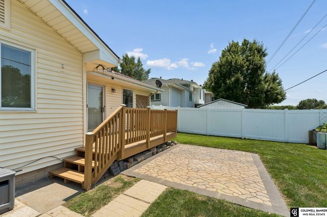 9604 S 24Th Street, Bellevue, NE 68147