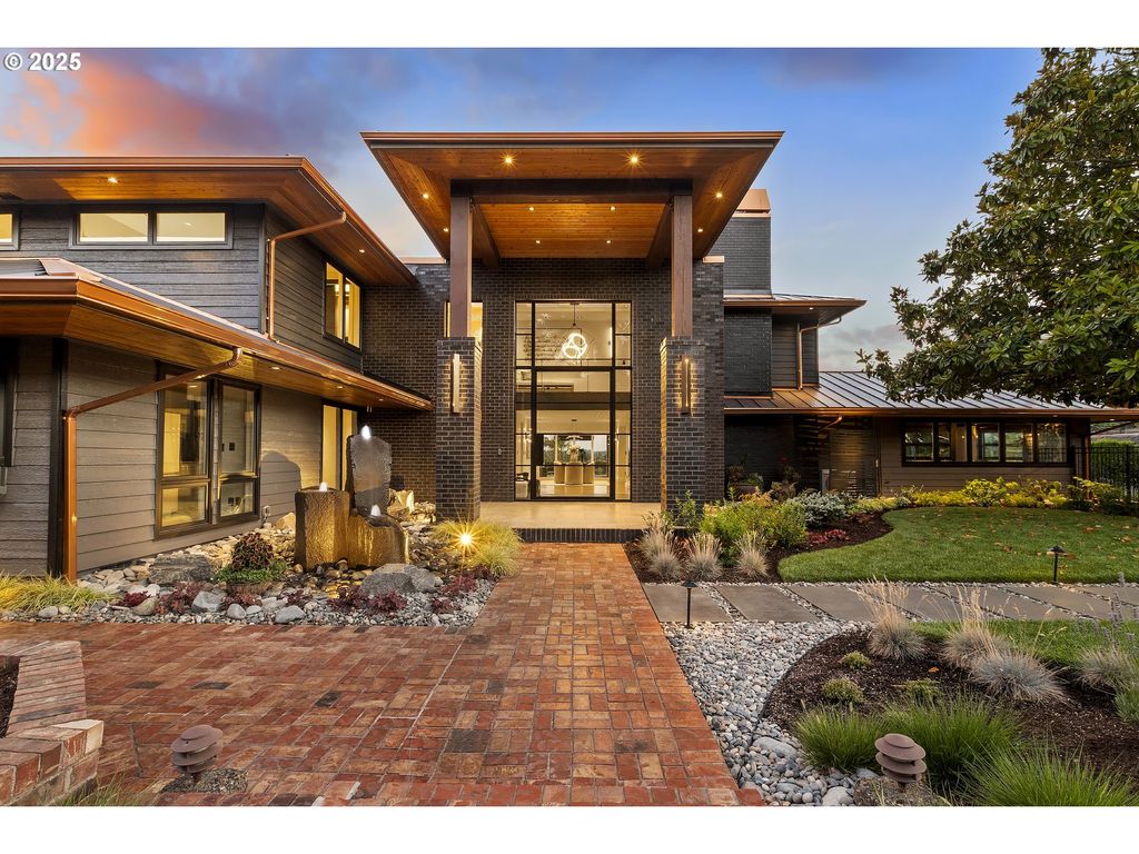 8015 Se EVERGREEN Hwy, Vancouver, WA 98664