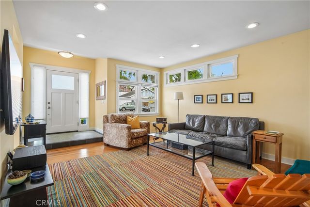 2346 Elden, Costa Mesa, CA 92627