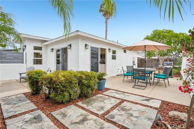 2346 Elden, Costa Mesa, CA 92627