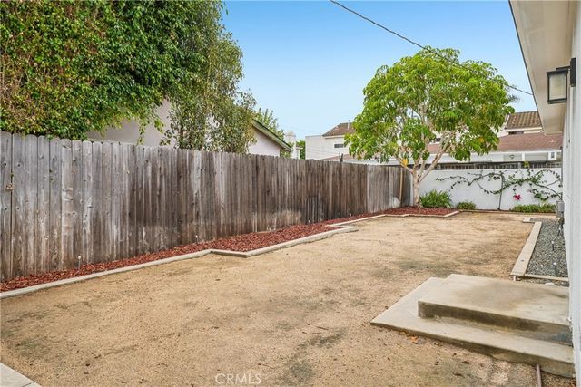 2346 Elden, Costa Mesa, CA 92627