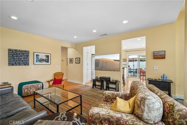 2346 Elden, Costa Mesa, CA 92627