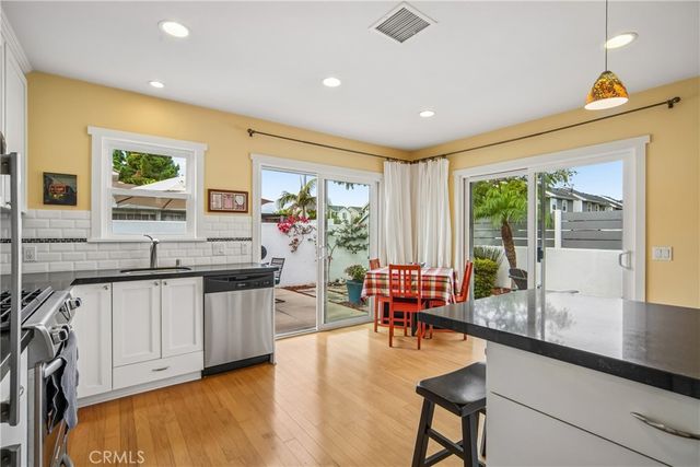 2346 Elden, Costa Mesa, CA 92627