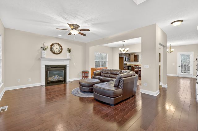 6630 Sunnywood Dr, Nashville, TN 37211