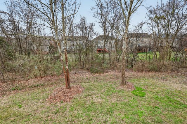 6630 Sunnywood Dr, Nashville, TN 37211