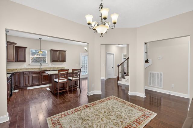 6630 Sunnywood Dr, Nashville, TN 37211