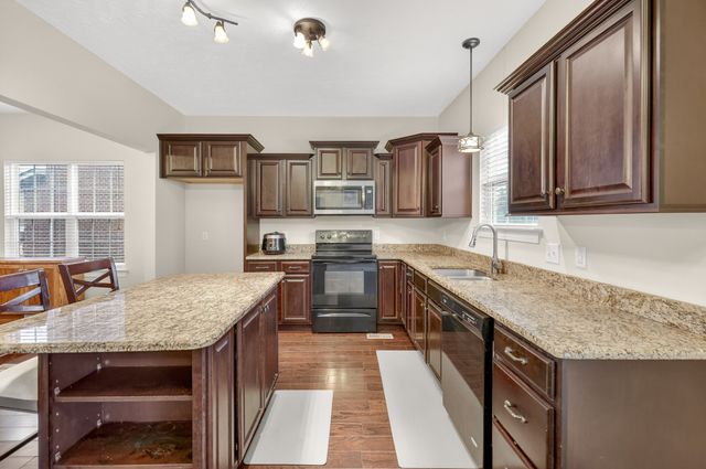 6630 Sunnywood Dr, Nashville, TN 37211