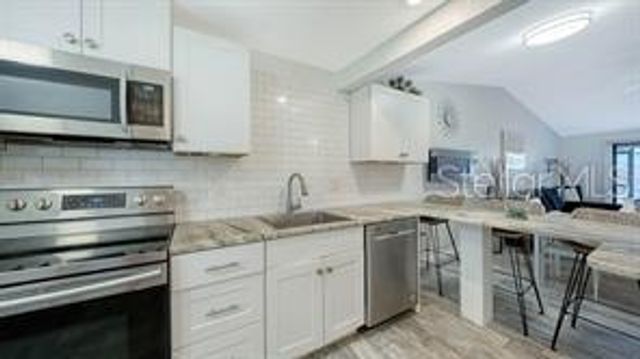 5911 39TH AVENUE W, Bradenton, FL 34209