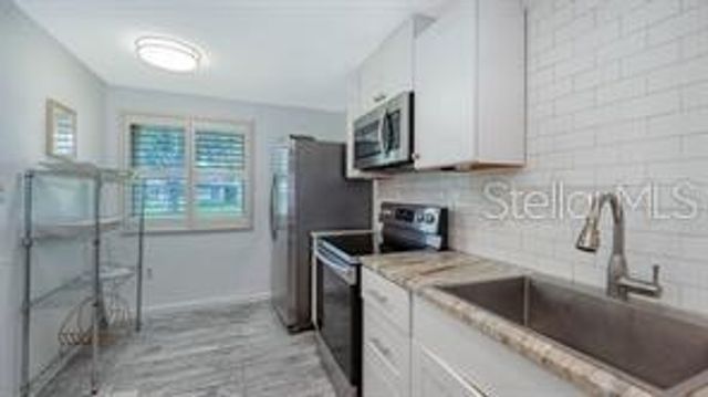 5911 39TH AVENUE W, Bradenton, FL 34209