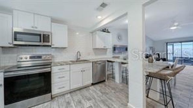 5911 39TH AVENUE W, Bradenton, FL 34209