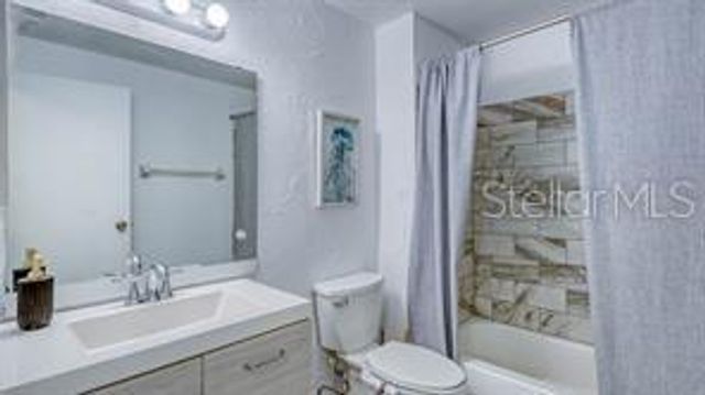 5911 39TH AVENUE W, Bradenton, FL 34209