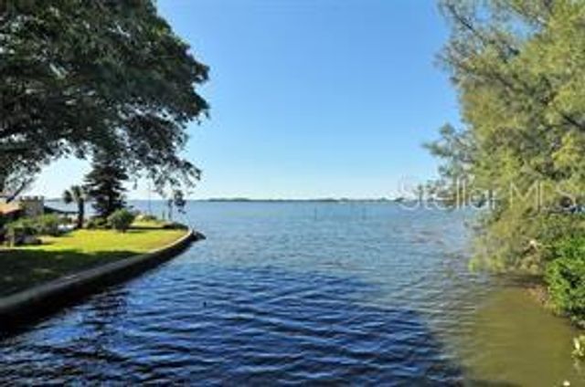 5911 39TH AVENUE W, Bradenton, FL 34209