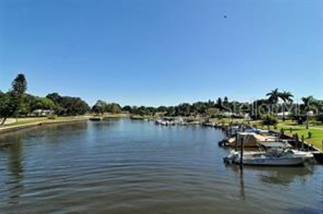 5911 39TH AVENUE W, Bradenton, FL 34209