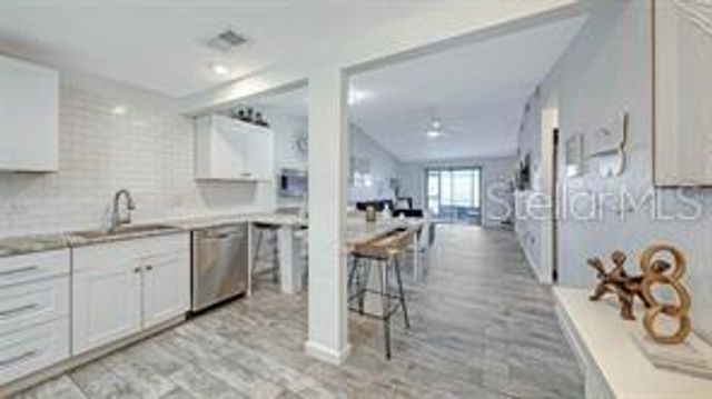 5911 39TH AVENUE W, Bradenton, FL 34209