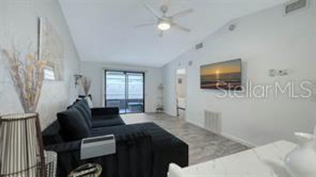 5911 39TH AVENUE W, Bradenton, FL 34209