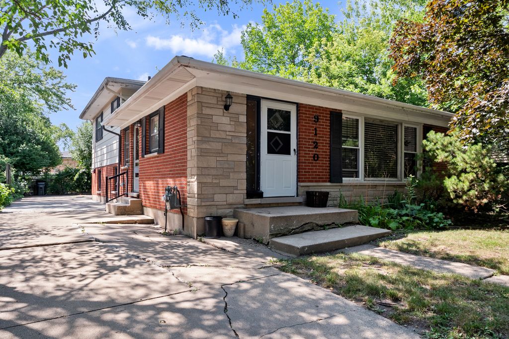 9120 E PRAIRIE Road, Evanston, IL 60203