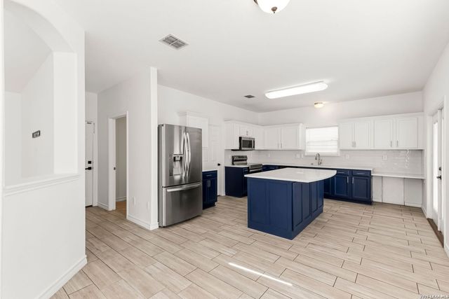 4214 Loring, Converse, TX 78109