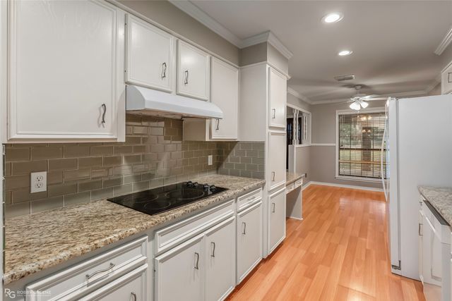 8615 Hollow Bluff Drive, Haughton, LA 71037