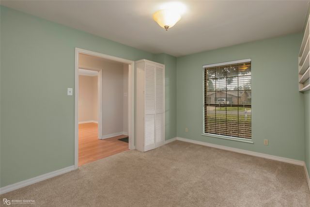 8615 Hollow Bluff Drive, Haughton, LA 71037