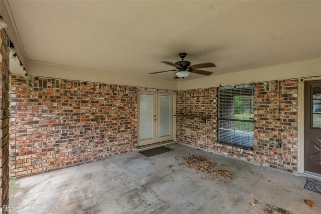 8615 Hollow Bluff Drive, Haughton, LA 71037